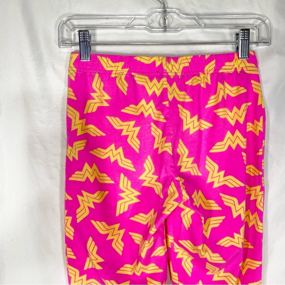 DC Comics Neon Pink Yellow Wonder Woman Logo Leggings - Picture 4 of 6